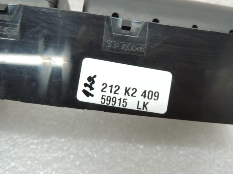 Mitsubishi L200 K7 K6 K9 Mērinstrumentu paneļa ventilācijas centrs MR117491
