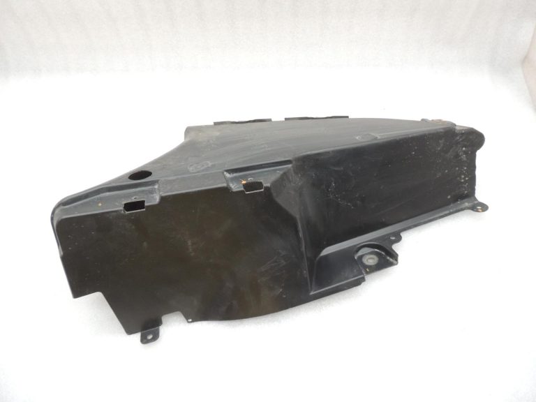 OE BMW F30 F31 F35 F80 aizmugurējā kreisā apakšējā apdare 51757258047
