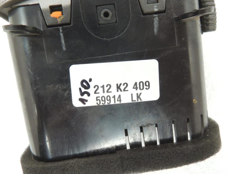 Mitsubishi L200 K7 K7 K6 K9 Priekšējā paneļa ventilācijas atvere labajā pusē MR117486