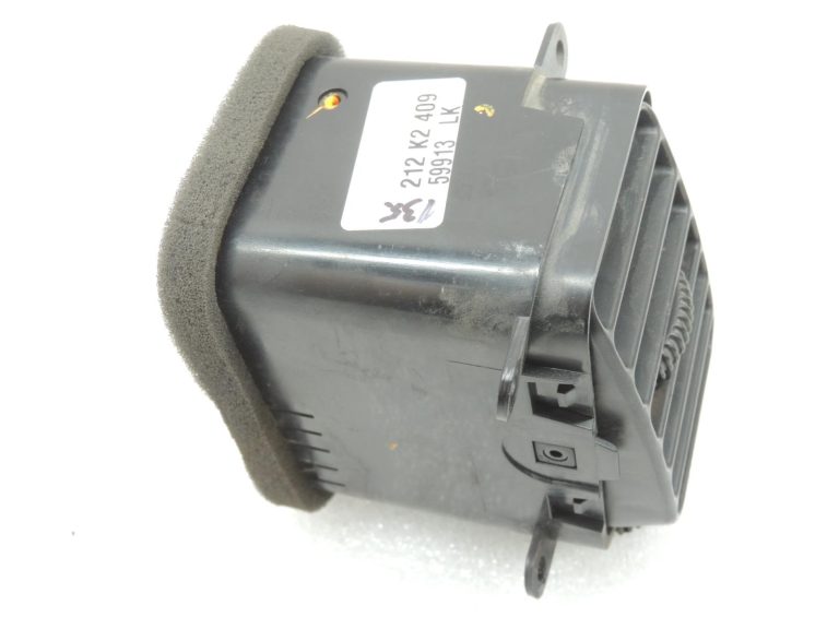 Mitsubishi L200 K200 K7 K6 K9 Priekšējā paneļa ventilācijas atveres kreisā vai labā MR117486