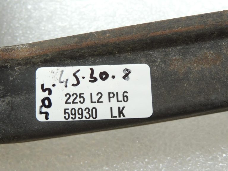 Mitsubishi 2.5TD K6 K7 V2 K9 starpdzesētāja kronšteins MD164482