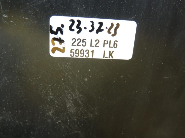 Mitsubishi L200 K7 K6 akumulatora pozīcijas akumulatora sēdeklis MR141324