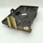 Mitsubishi Pajero V64W V68W V78W Akumulatora pozīcija priekšpusē MR440936
