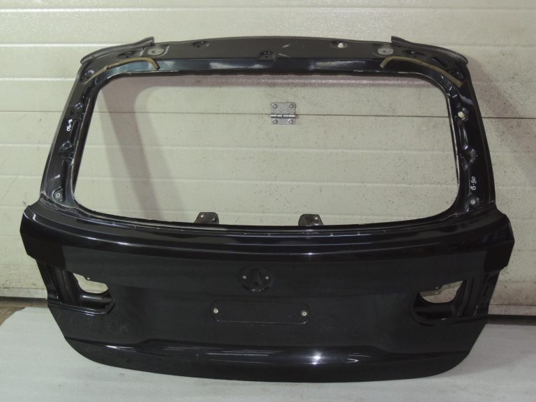 BMW 3\’ F31 +LCI aizmugurējās durvis 475 melns-safīra metālika 41007314180