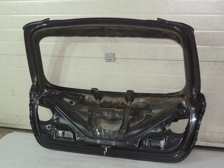 BMW 3\’ F31 +LCI aizmugurējās durvis 475 melns-safīra metālika 41007314180