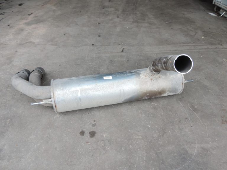 OE BMW F30, F31, F32, F33, F36 dīzeļdzinēju izplūdes sistēmas galvenais klusinātājs 8578011