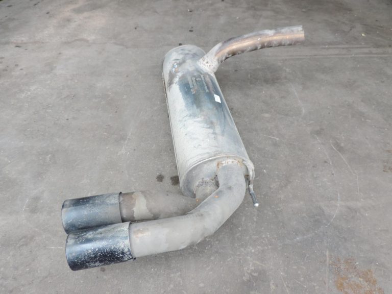 OE BMW F30, F31, F32, F33, F36 dīzeļdzinēju izplūdes sistēmas galvenais klusinātājs 8578011