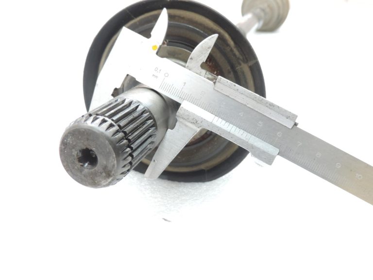 BMW F20, F21, F22, F30, F31, F34, F35 aizmugurējā kreisā piedziņas vārpsta, D=25 mm, 8680347