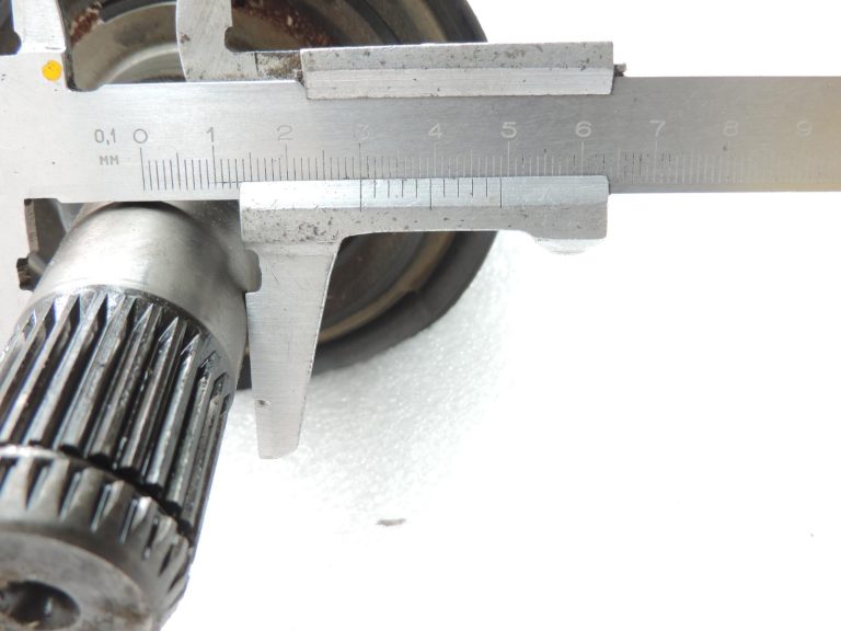 BMW F20, F21, F22, F30, F31, F34, F35 aizmugurējā kreisā piedziņas vārpsta, D=25 mm, 8680347