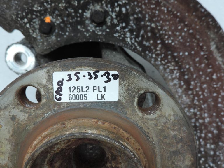 OE BMW F30 F31 F35 priekšējā labā riteņa šarnīrs, riteņa rumba, riteņa gultnis 31216792288