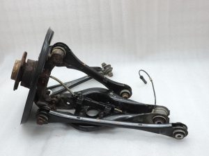 OE BMW 3. sērijas F30, F31, F35 pagrieziena gultnis aizmugurējai asij, kreisā puse 6792525