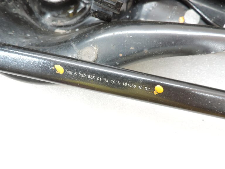 OE BMW 3. sērijas F30, F31, F35 pagrieziena gultnis aizmugurējai asij, kreisā puse 6792525