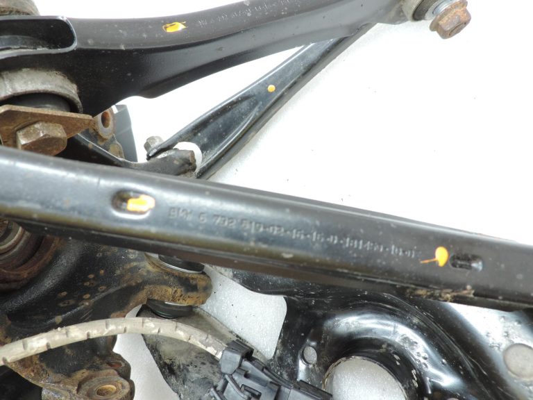 OE BMW 3. sērijas F30, F31, F35 pagrieziena gultnis aizmugurējai asij, kreisā puse 6792525