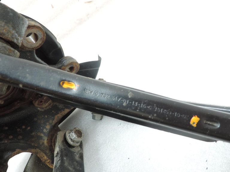 OE BMW 3. sērijas F30, F31, F35 pagrieziena gultnis aizmugurējai asij, kreisā puse 6792525