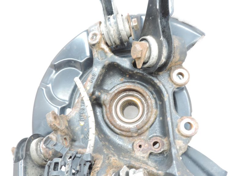 OE BMW 3. sērijas F30, F31, F35 pagrieziena gultnis aizmugurējai asij, kreisā puse 6792525