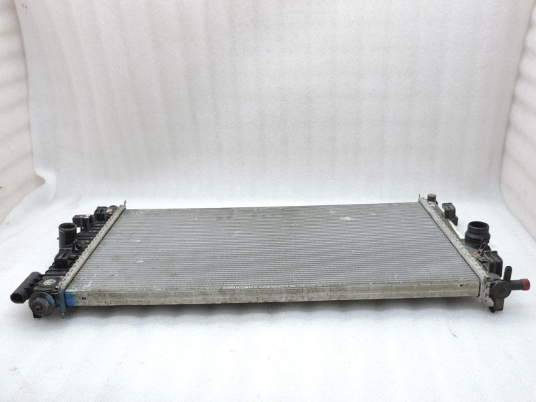 Opel Insignia A 2,0 CDTi ūdens dzesētāja radiators 13241724 Dzinēja dzesēšanas sistēma Radiators 🚨