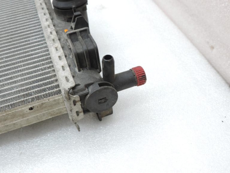 Opel Insignia A 2,0 CDTi ūdens dzesētāja radiators 13241724 Dzinēja dzesēšanas sistēma Radiators 🚨