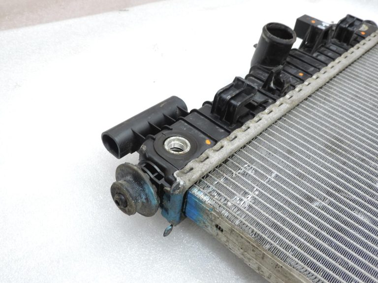 Opel Insignia A 2,0 CDTi ūdens dzesētāja radiators 13241724 Dzinēja dzesēšanas sistēma Radiators 🚨
