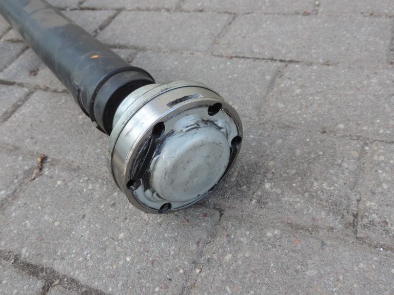|BMW E60 E61 automātiskās pārnesumkārbas kardāna vārpsta, garums 1628 mm, 7551734