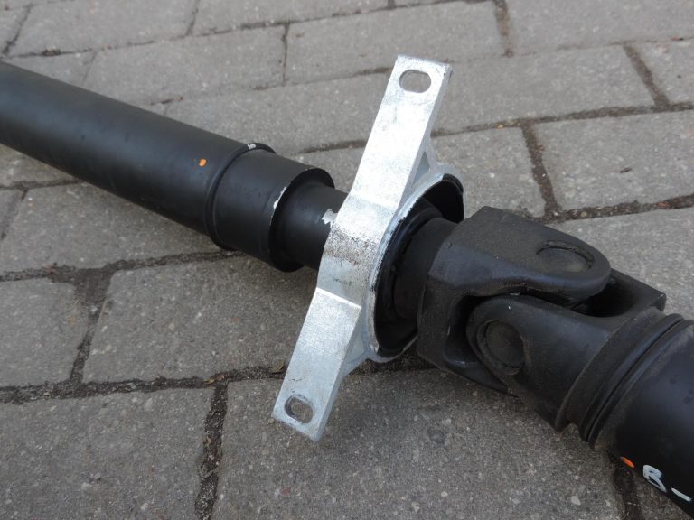 |BMW E60 E61 automātiskās pārnesumkārbas kardāna vārpsta, garums 1628 mm, 7551734