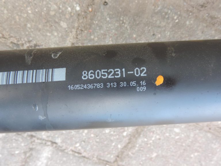 BMW F22, F30, F31, F32 automātiskā pārnesumkārba, kardāna vārpsta, garums 1571 mm, 8605231