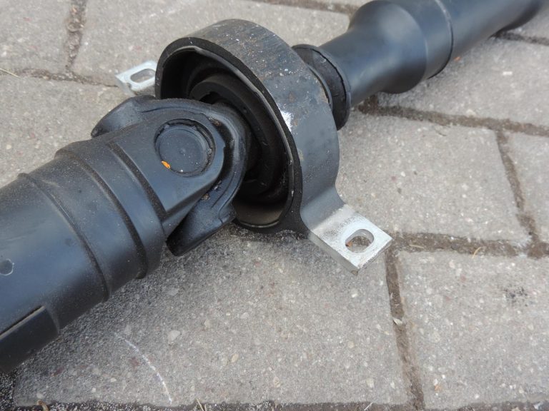 BMW F22, F30, F31, F32 automātiskā pārnesumkārba, kardāna vārpsta, garums 1571 mm, 8605231