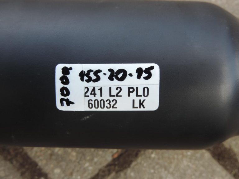 BMW F22, F30, F31, F32 automātiskā pārnesumkārba, kardāna vārpsta, garums 1571 mm, 8605231