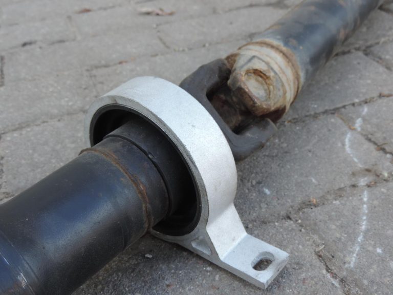 BMW X3 E83 mehāniskā pārnesumkārba kardāna vārpsta, garums 1252 mm, aizmugurējā, 26103414709