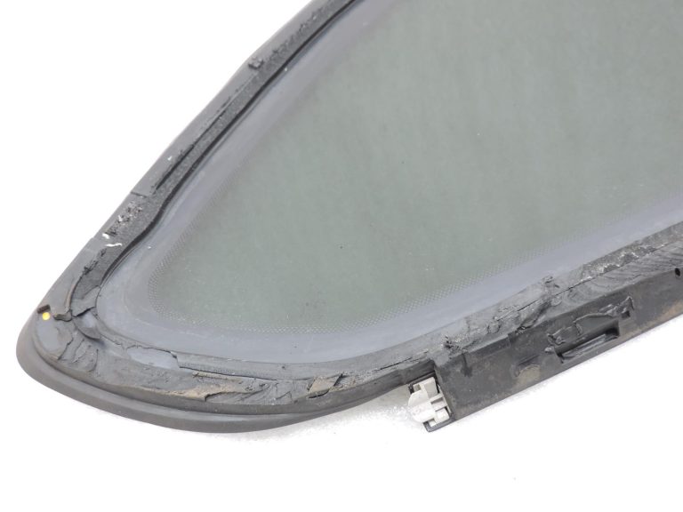 Oe BMW F31 F31LCI SSG aizmugurējais kreisais sānu logs, tonēts 51377259247