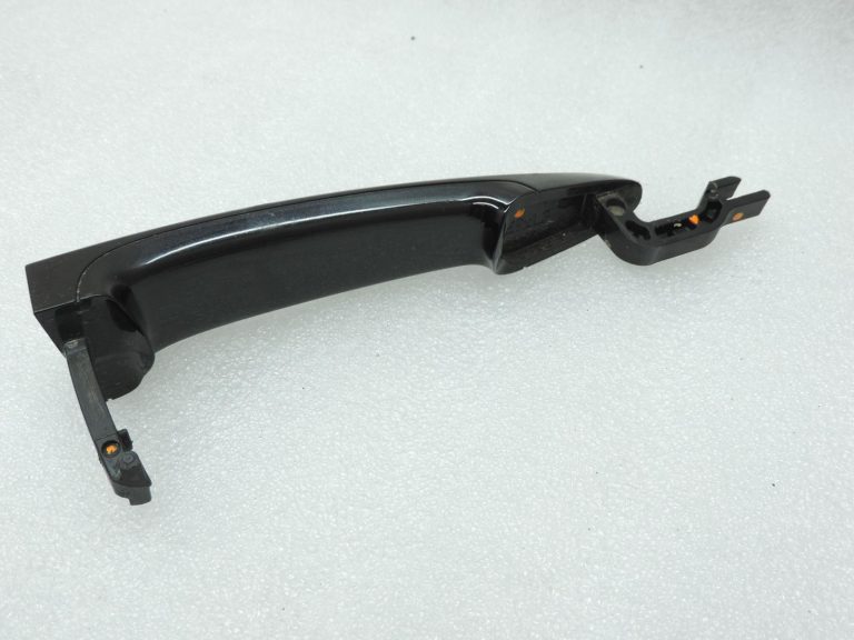 BMW F20, F90, F30, F31, F34, F35 aizmugurējā kreisā durvju rokturi 51217207561 475 melna