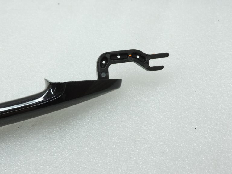 BMW F20, F90, F30, F31, F34, F35 aizmugurējā kreisā durvju rokturi 51217207561 475 melna