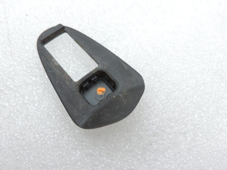 BMW F20, F90, F30, F31, F34, F35 aizmugurējā kreisā durvju rokturi 51217207561 475 melna