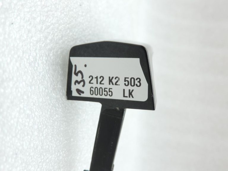 BMW F20, F90, F30, F31, F34, F35 aizmugurējā kreisā durvju rokturi 51217207561 475 melna