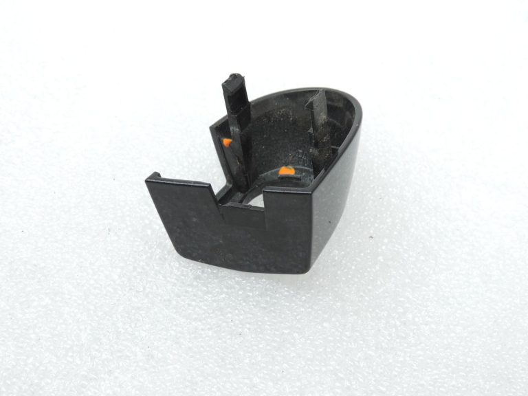 BMW F20, F21, F22, F30, F31, F34 durvju slēdzenes uzgalis priekšā pa kreisi 475 melns