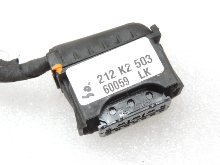 OE BMW F30LCI, F31LCI, F35LCI LED lukturu savienotāju remonts 2359991