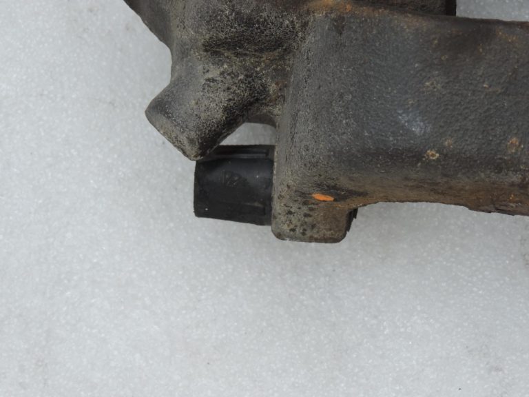 OE BMW F20, F21, F22, F30, F31, F34 dīzeļdzinējs B47 priekšējais labais bremžu kalips 6857688