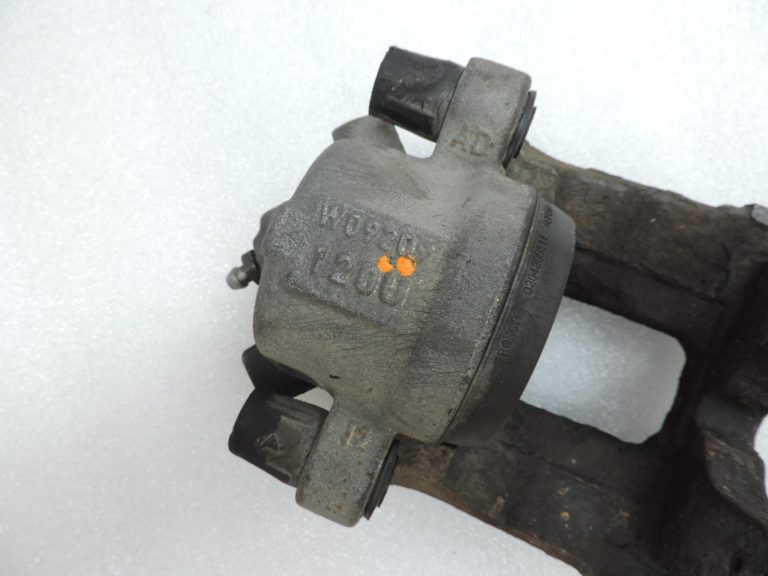 OE BMW F20, F21, F22, F30, F31, F34 dīzeļdzinējs B47 priekšējais labais bremžu kalips 6857688