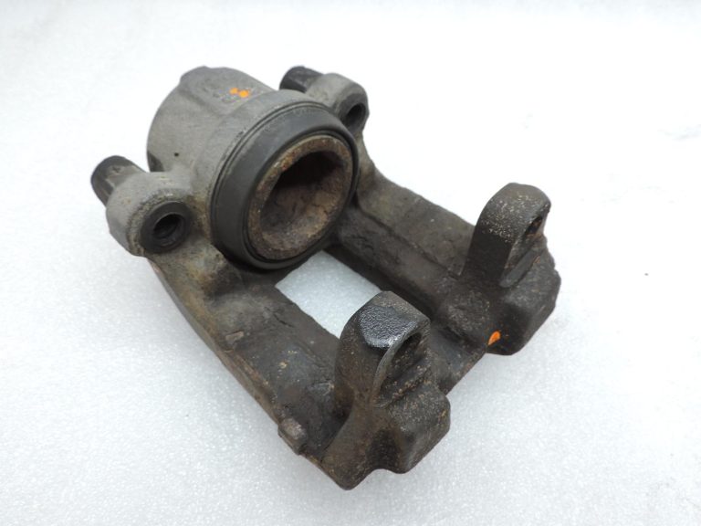 OE BMW F20, F21, F22, F30, F31, F34 dīzeļdzinējs B47 priekšējais labais bremžu kalips 6857688