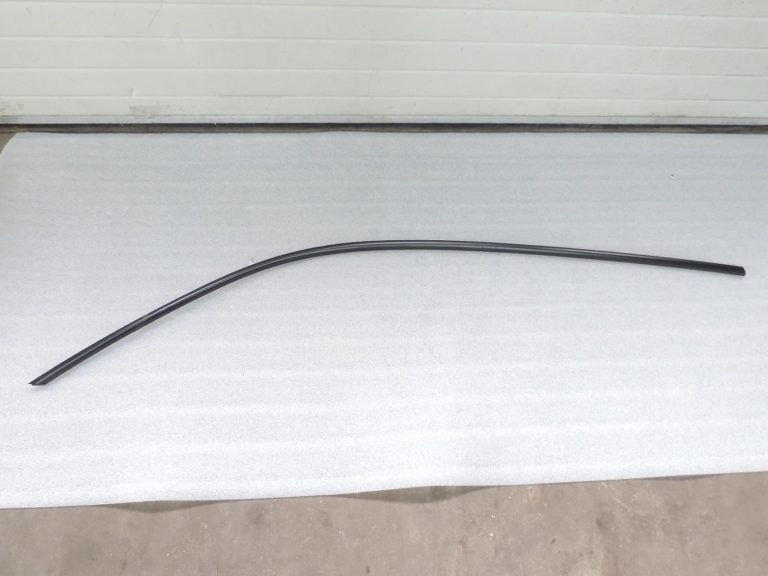 OE BMW F31 F31LCI virsbūves dekoratīvā līste, kreisā puse 51337260943