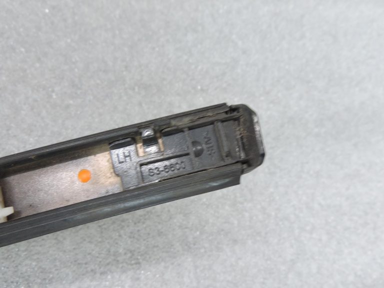 OE BMW F31 F31LCI 475 melna jumta dekoratīvā līste (kreisajā pusē) 7291467