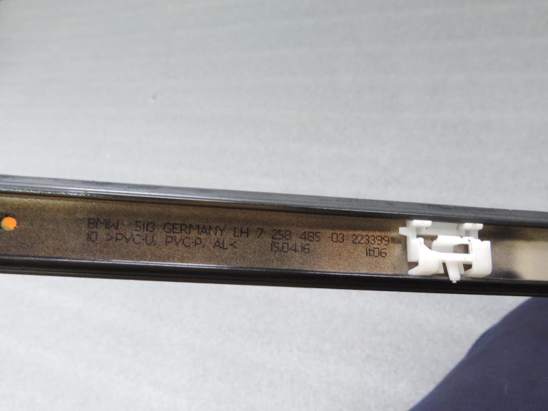 OE BMW F31 F31LCI 475 melna jumta dekoratīvā līste (kreisajā pusē) 7291467