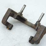 OE BMW F20, F21, F22, F30, F31, F34 dīzeļdzinēju B47 priekšējā bremžu kluča kronšteins 6850971