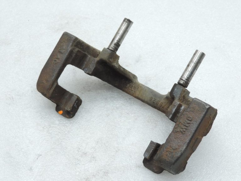 OE BMW F20, F21, F22, F30, F31, F34 dīzeļdzinēju B47 priekšējā bremžu kluča kronšteins 6850971