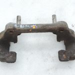 OE BMW F20, F21, F22, F30, F31, F34 dīzeļdzinēju B47 priekšējā bremžu kluča kronšteins 6850971