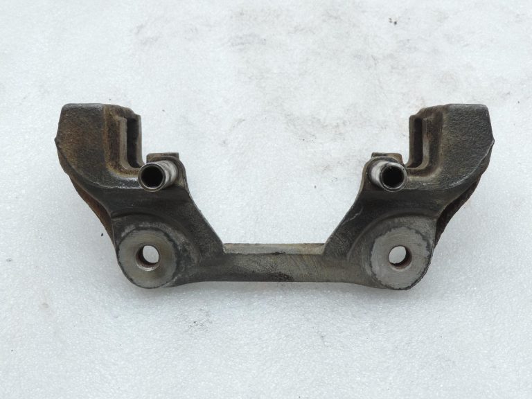 OE BMW F20, F21, F22, F30, F31, F34 dīzeļdzinēju B47 priekšējā bremžu kluča kronšteins 6850971