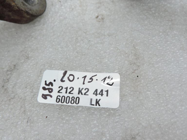 OE BMW F20, F21, F22, F30, F31, F34 dīzeļdzinēju B47 aizmugurējā bremžu kluča kronšteins 6850860