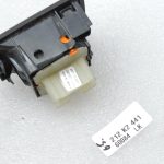 Opel Vivaro B Renault Trafic III priekšējā kreisā loga pacēlāja slēdzis 93452320