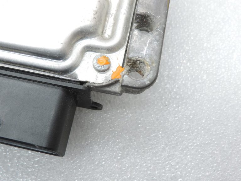 Opel Vivaro B Renault Trafic III 1,6 DCi R9M4153 dzinēja vadības bloks 0281036377
