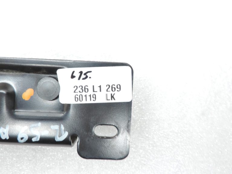 OE Opel Vivaro B Renault Trafic III aizmugurējā labā augšējā durvju slēdzene 91166044