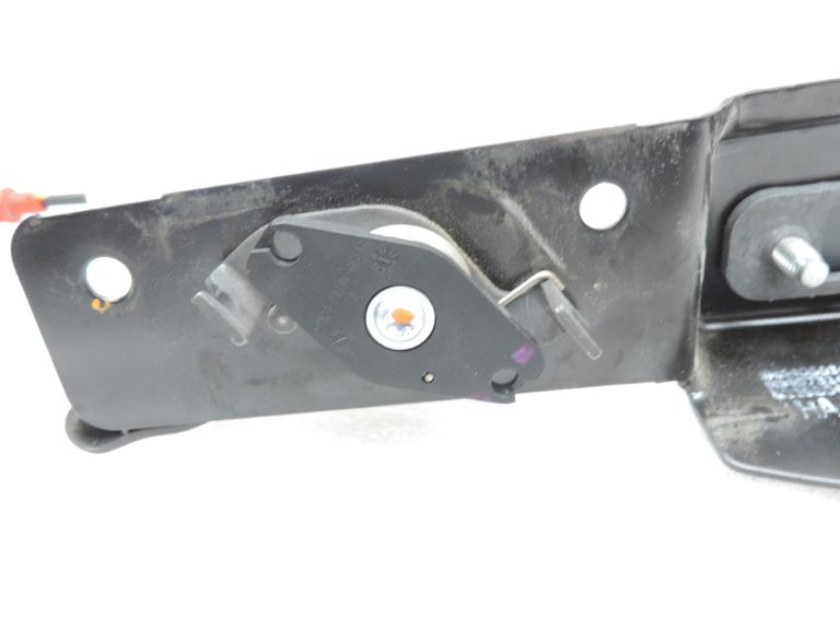 OE Opel Vivaro B Renault Trafic III aizmugurējās labās puses durvju rokturis 93457314